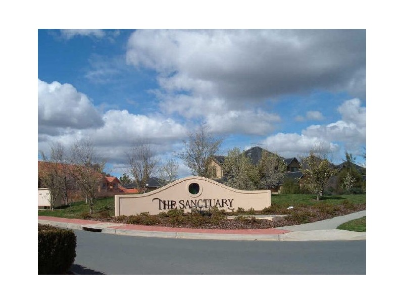 100 "THE SANCTUARY"/50 Ellenborough Street, Lyneham ACT 2602
