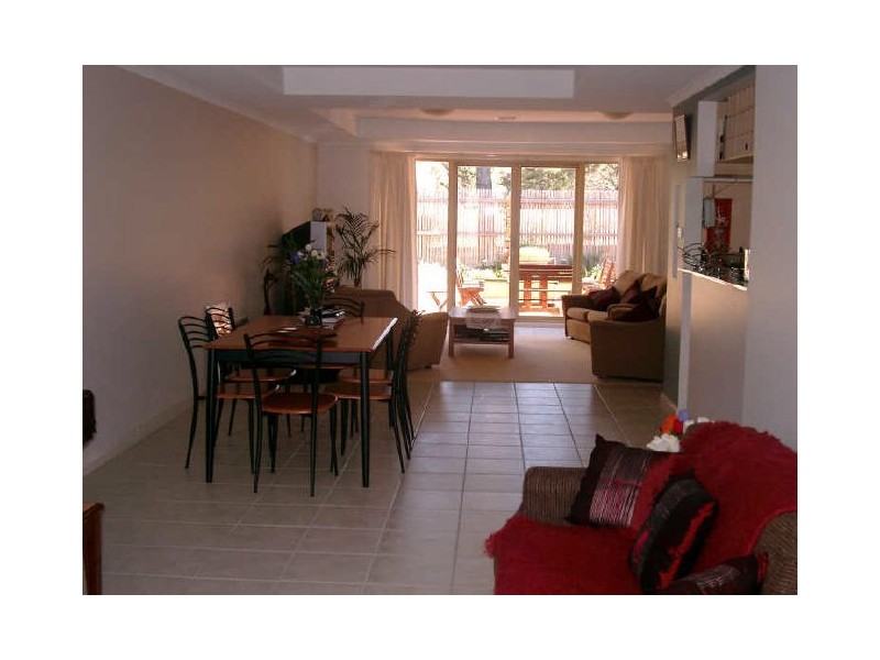 100 "THE SANCTUARY"/50 Ellenborough Street, Lyneham ACT 2602