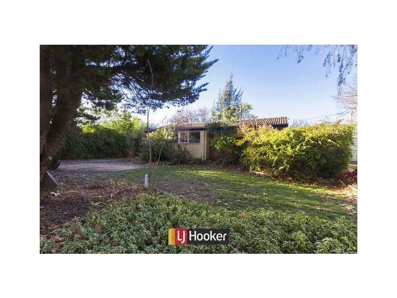 207 Phillip Avenue, Hackett ACT 2602