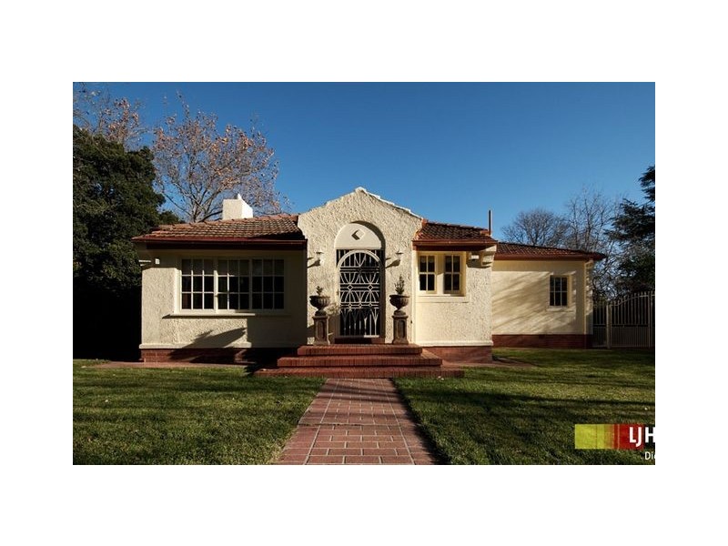 11 Elimatta Street, Reid ACT 2612