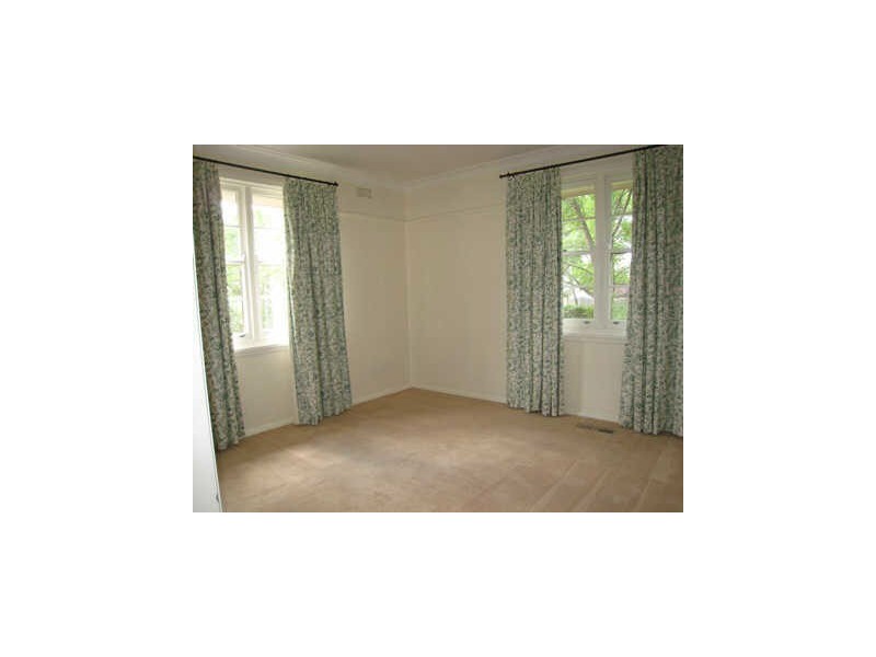 2 Rawson Street, Deakin ACT 2600