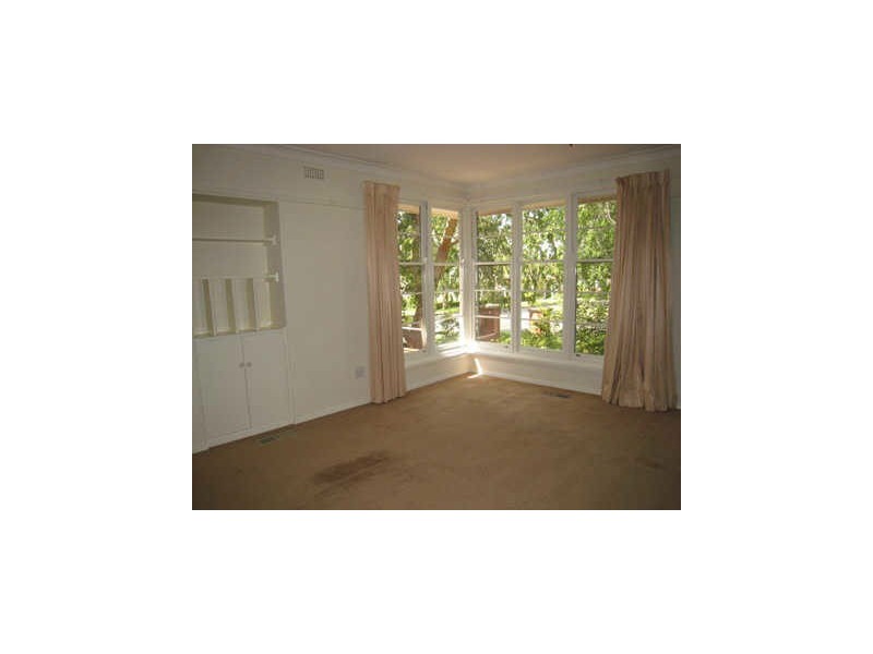 2 Rawson Street, Deakin ACT 2600