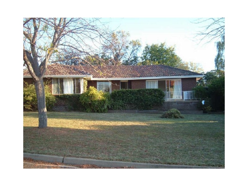 6 Dunlop Street, Hackett ACT 2602