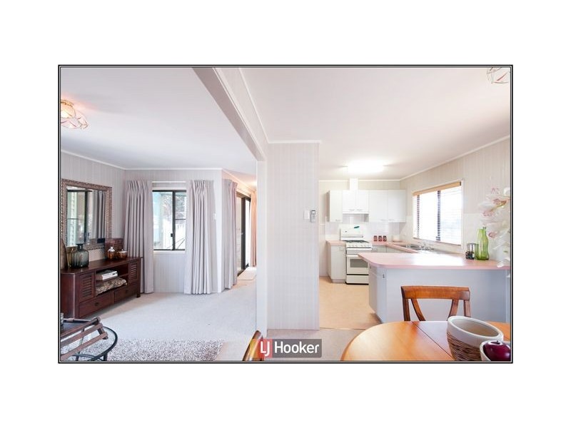 8 Conifer Avenue, Symonston ACT 2609