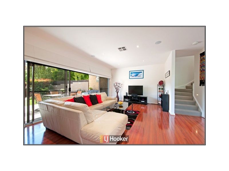2/3 Owen Crescent, Lyneham ACT 2602