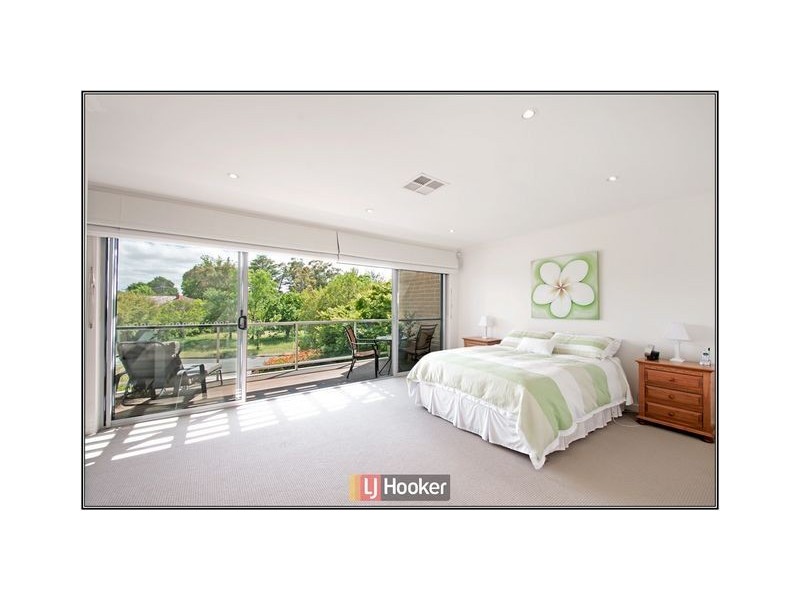 2/3 Owen Crescent, Lyneham ACT 2602