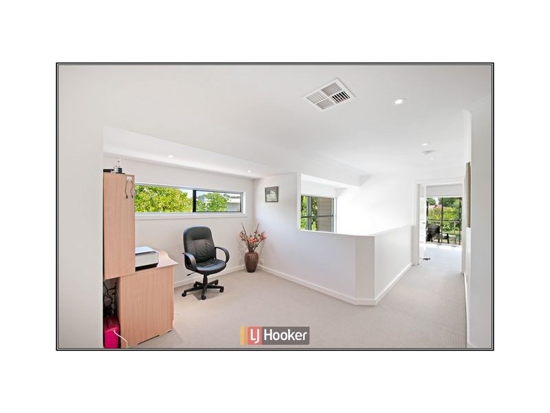 2/3 Owen Crescent, Lyneham ACT 2602