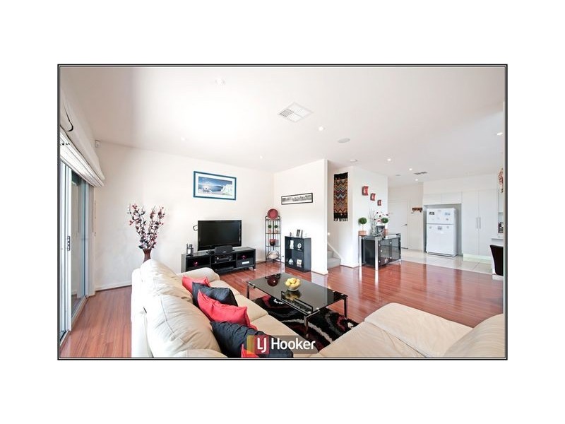 2/3 Owen Crescent, Lyneham ACT 2602