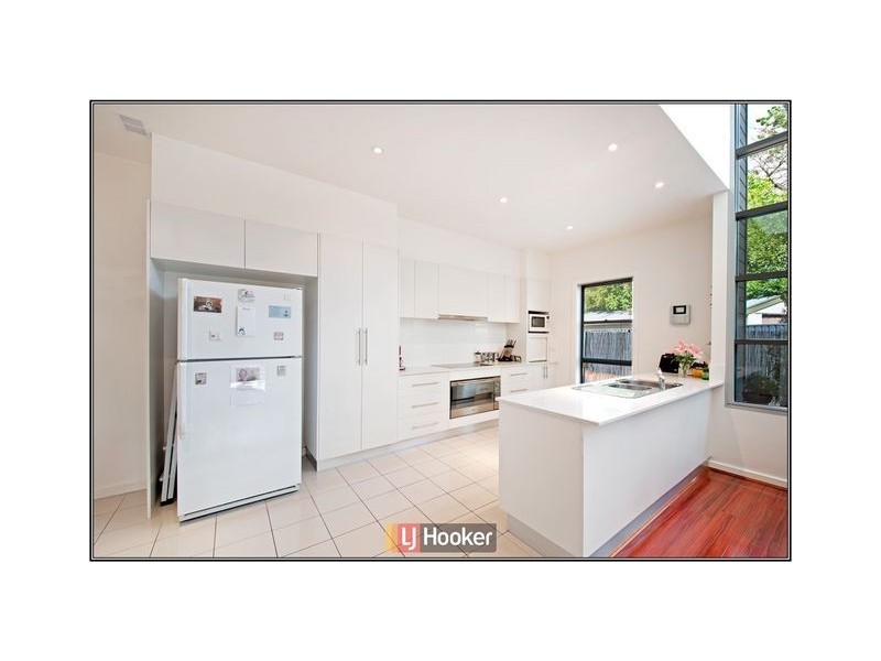 2/3 Owen Crescent, Lyneham ACT 2602