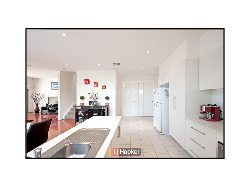 2/3 Owen Crescent, Lyneham ACT 2602
