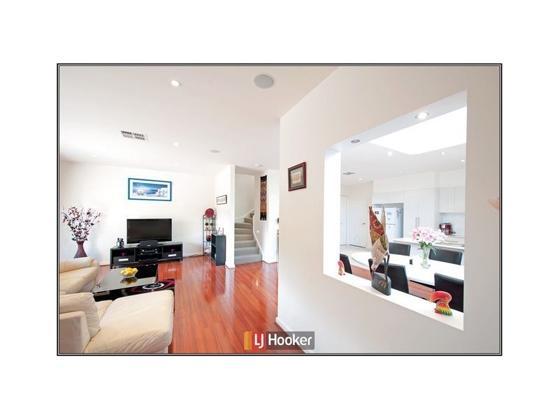 2/3 Owen Crescent, Lyneham ACT 2602
