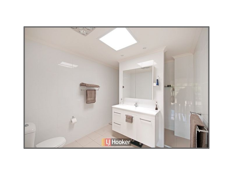 2/3 Owen Crescent, Lyneham ACT 2602