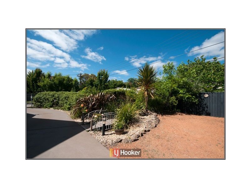 2/3 Owen Crescent, Lyneham ACT 2602