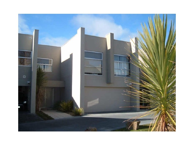 7/6 Hall Street, Lyneham ACT 2602