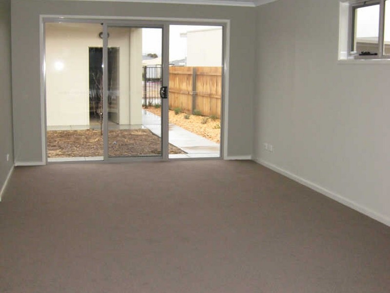 52 Aspinall Street, Watson ACT 2602