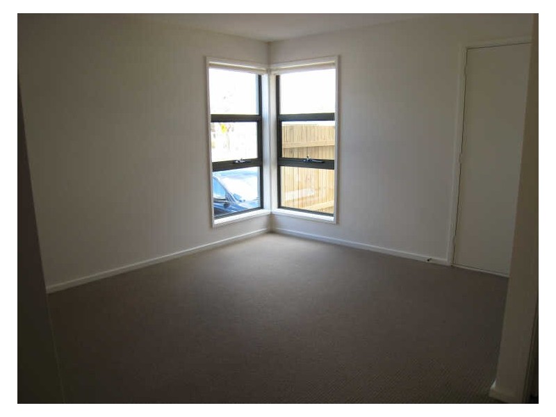 UNIT 1 “Elan”/2 Archibald Street, Lyneham ACT 2602