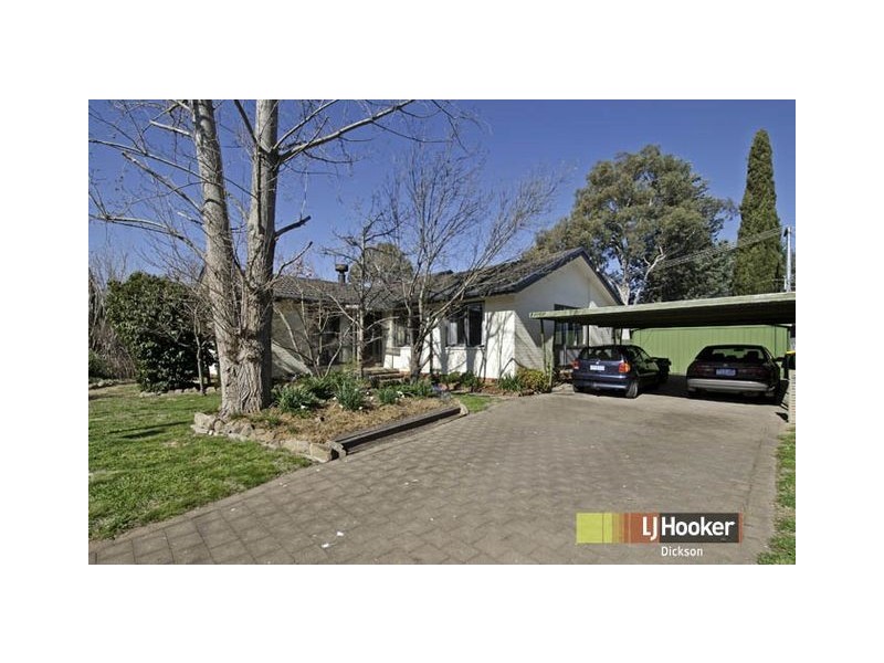 8 Lucas Place, Downer ACT 2602