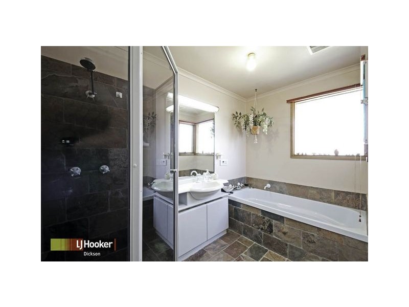 8 Lucas Place, Downer ACT 2602