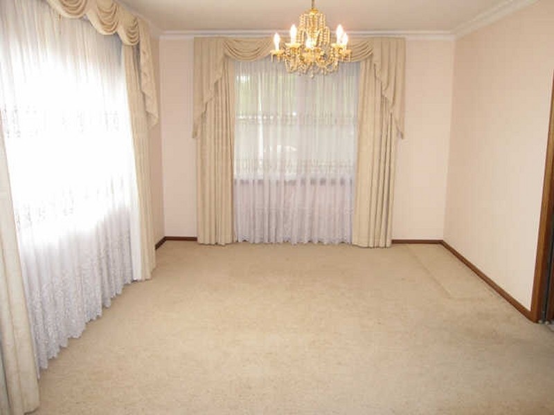 19 Duterrau Crescent, Lyneham ACT 2602