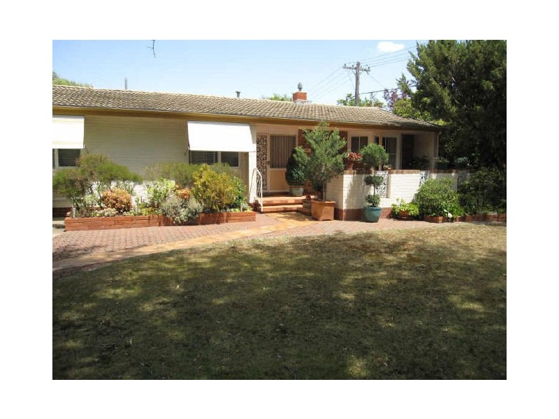 90 Blackett Street, Downer ACT 2602