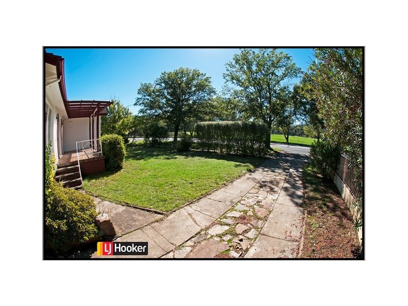 7 Majura Avenue, Dickson ACT 2602