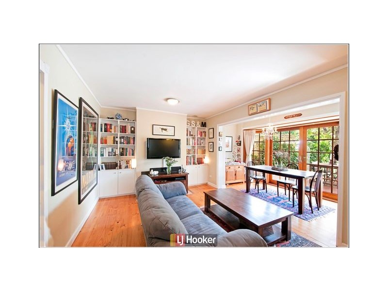 82 Cowper Street, Dickson ACT 2602