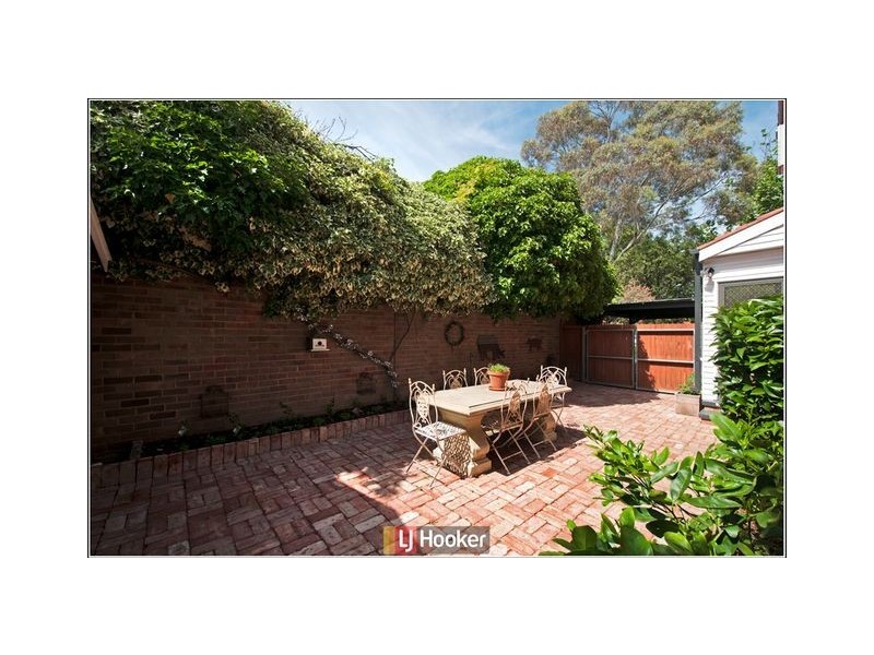 82 Cowper Street, Dickson ACT 2602