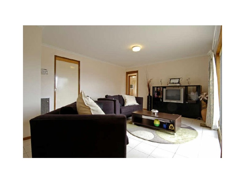 6 Claxton Crescent, Lyneham ACT 2602