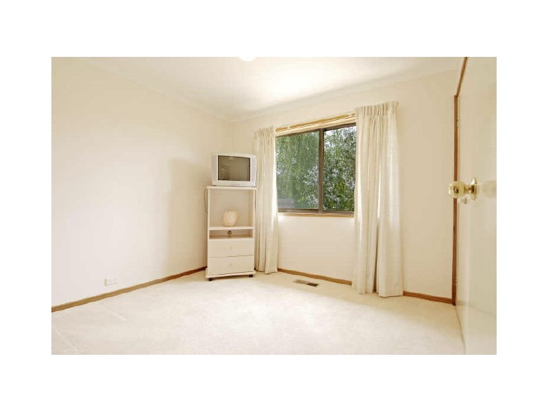 6 Claxton Crescent, Lyneham ACT 2602