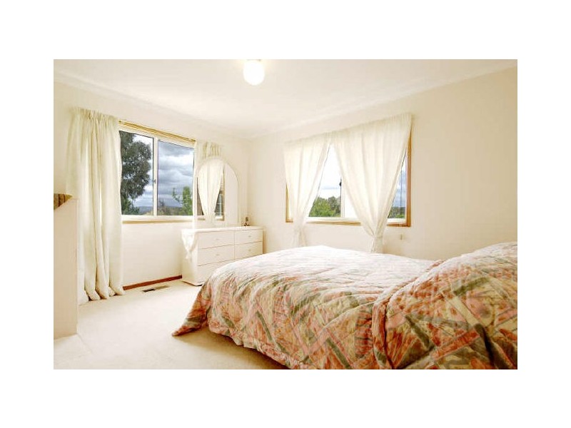 6 Claxton Crescent, Lyneham ACT 2602