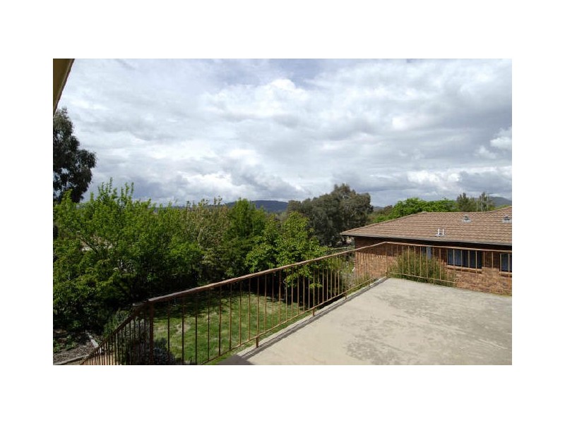 6 Claxton Crescent, Lyneham ACT 2602