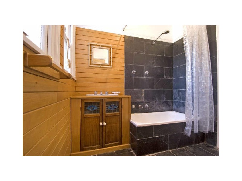 1 Hargraves Crescent, Ainslie ACT 2602