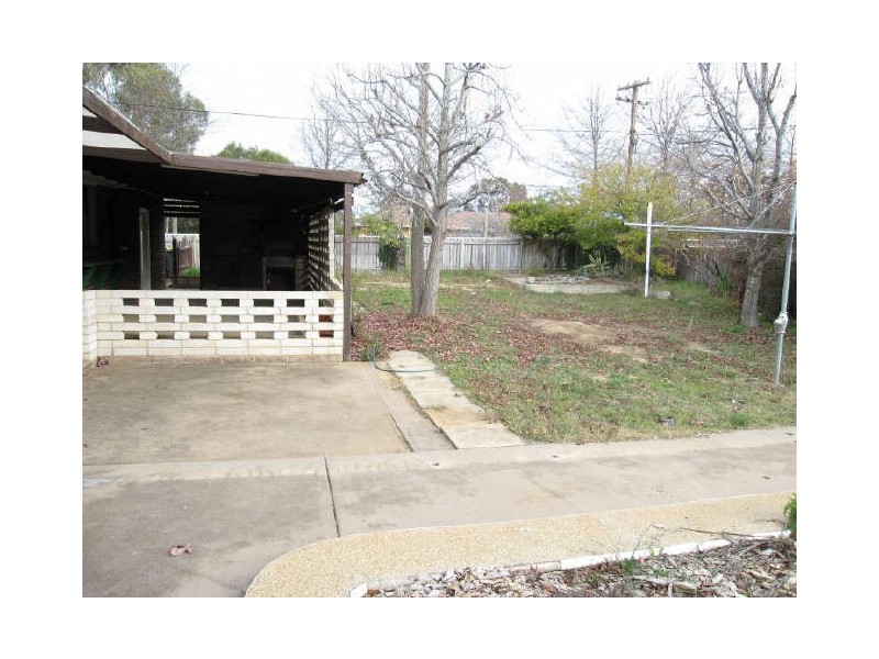 8 O’Hagan Street, Latham ACT 2615