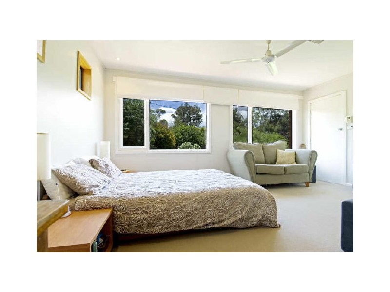 181 Phillip Avenue, Hackett ACT 2602