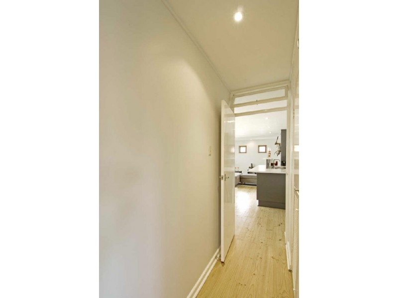 181 Phillip Avenue, Hackett ACT 2602