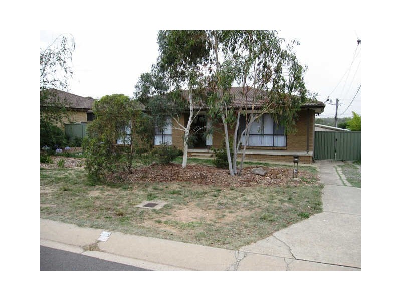 16 Broadhurst Street, Kambah ACT 2902