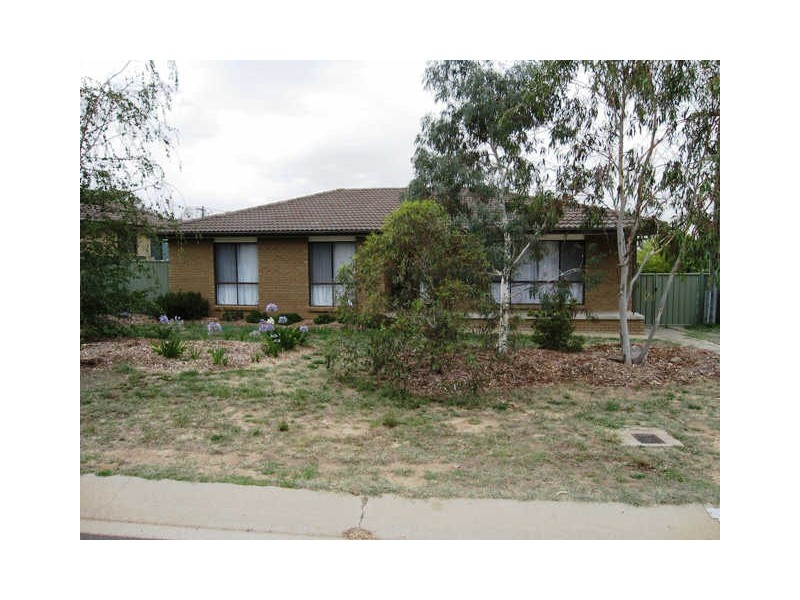 16 Broadhurst Street, Kambah ACT 2902