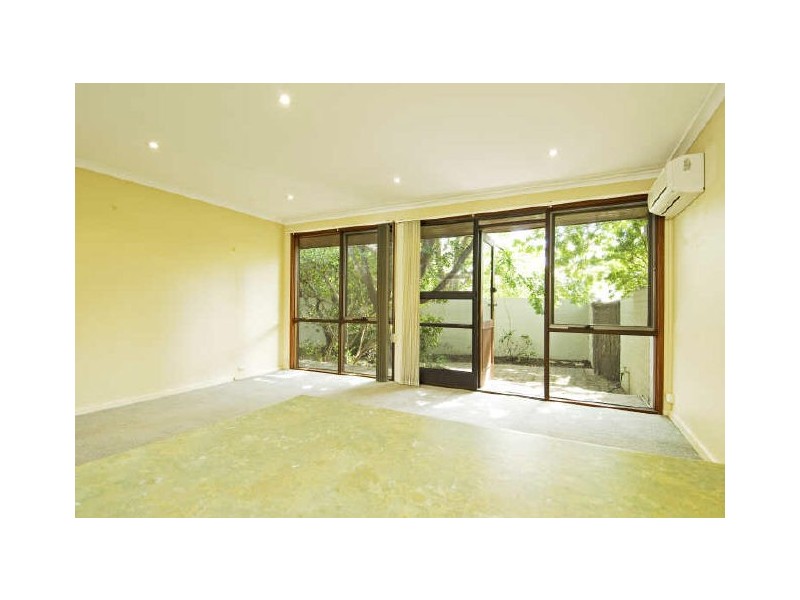 12/76 Grayson Street, Hackett ACT 2602