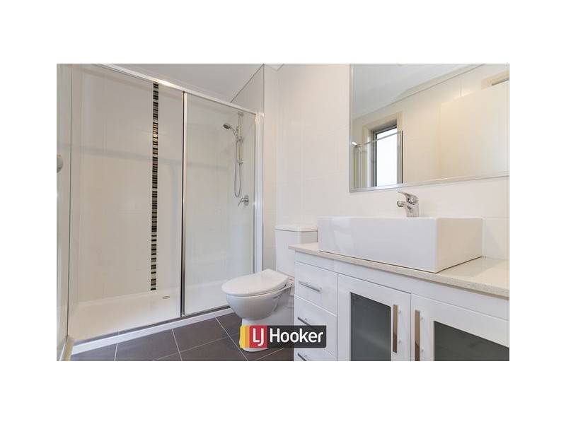 2/7 Collicott Circuit, Macquarie ACT 2614