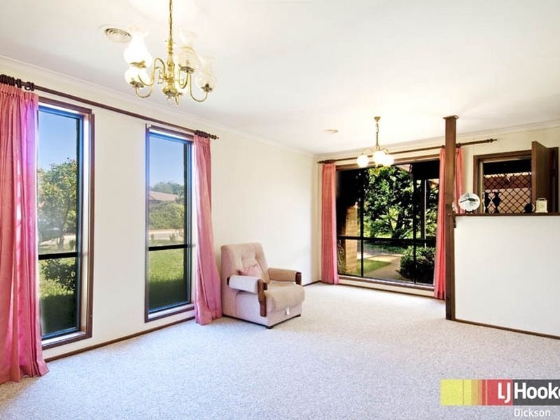 4 McGhie Place, Latham ACT 2615