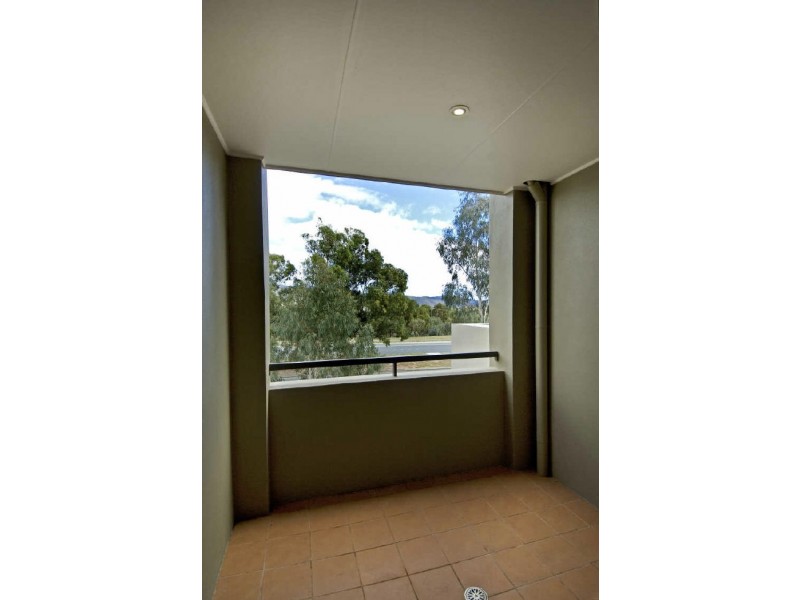 9/108 Athllon Drive, Greenway ACT 2900