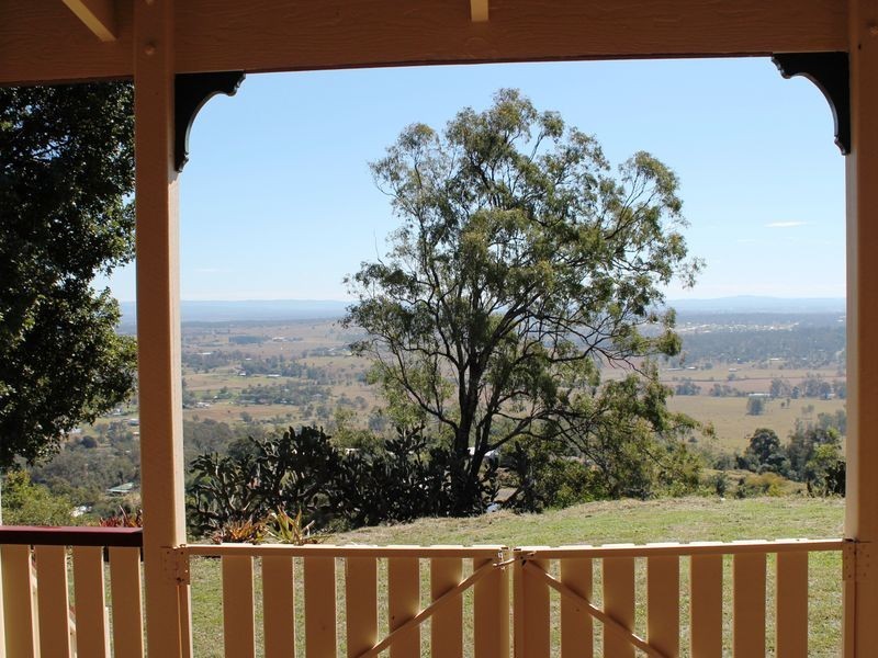 15 Philip Court, Summerholm QLD 4341
