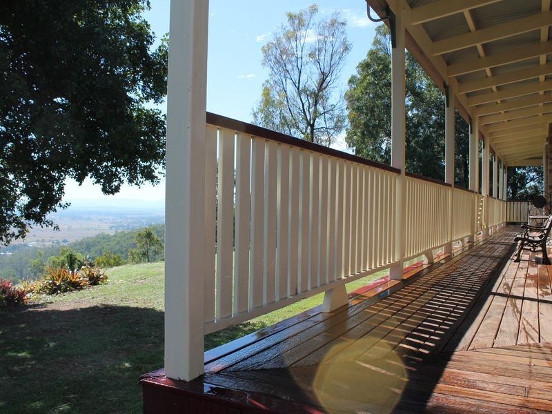 15 Philip Court, Summerholm QLD 4341