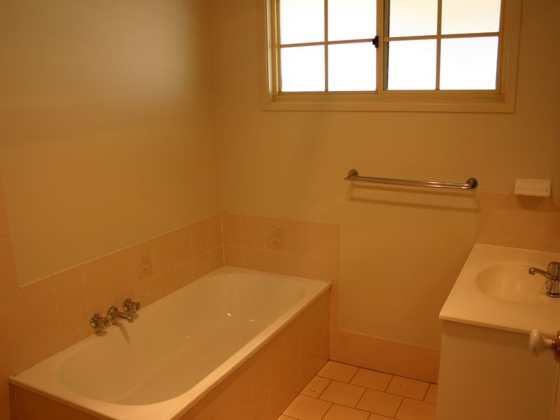 24 Fielding Road, Gatton QLD 4343