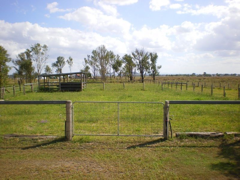 897 Clarendon Road, Lowood QLD 4311