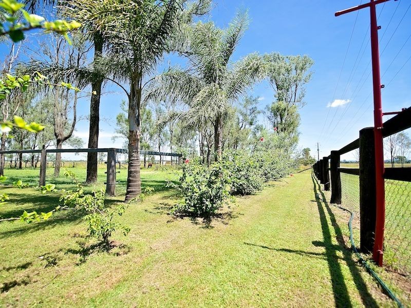 897 Clarendon Road, Lowood QLD 4311