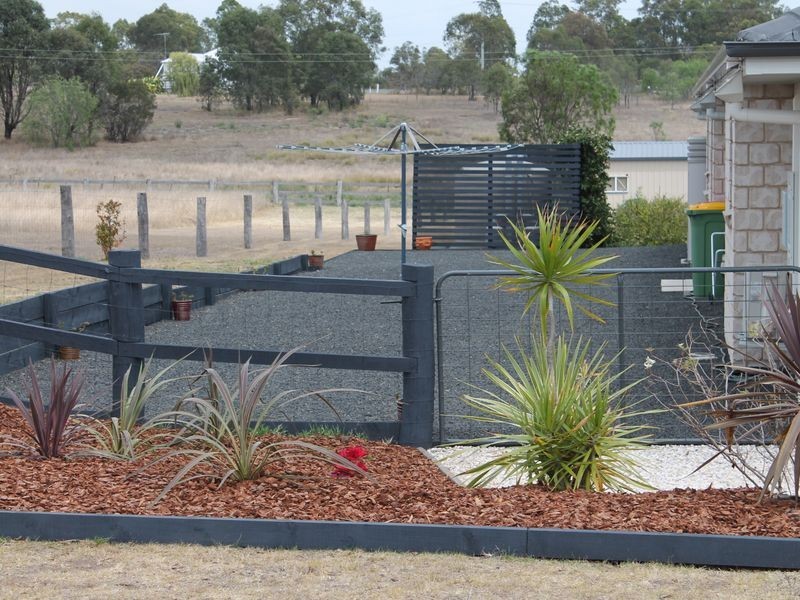 14 Fernrow Drive, Plainland QLD 4341