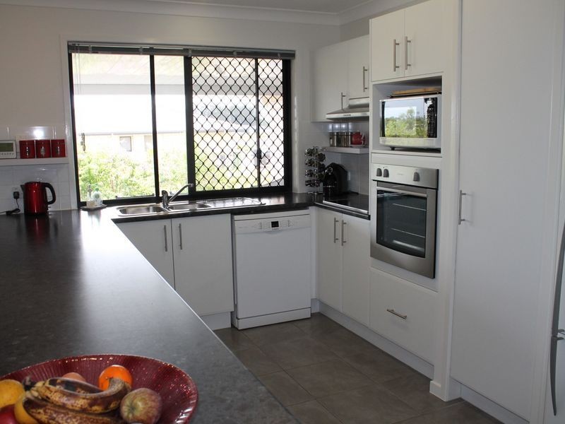 14 Fernrow Drive, Plainland QLD 4341