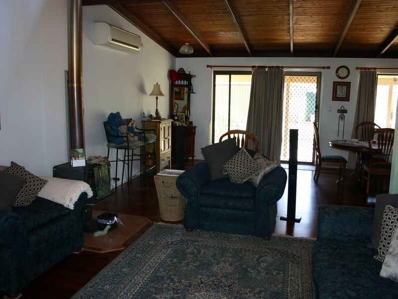 31 Haslingden Road, Lockyer Waters QLD 4311