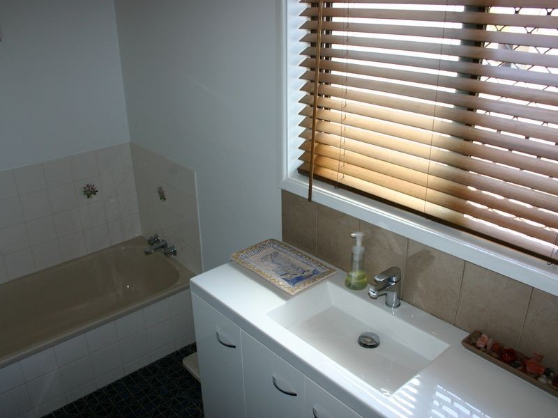 31 Haslingden Road, Lockyer Waters QLD 4311